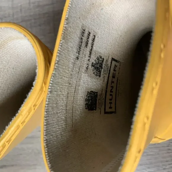 Hunter Rain Boots *PLEASE READ* - Picture 7 of 11